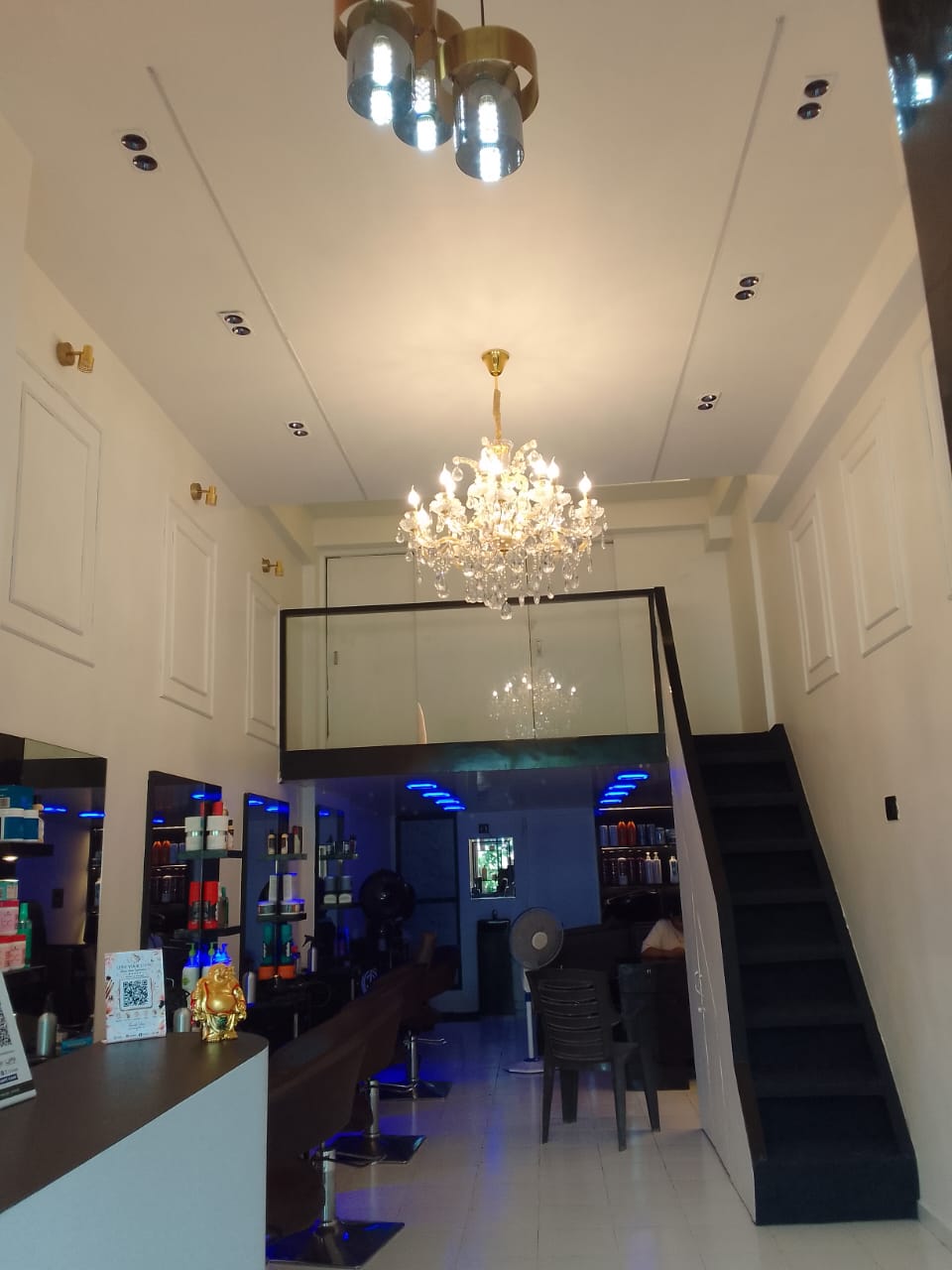 Salon gallery image 14