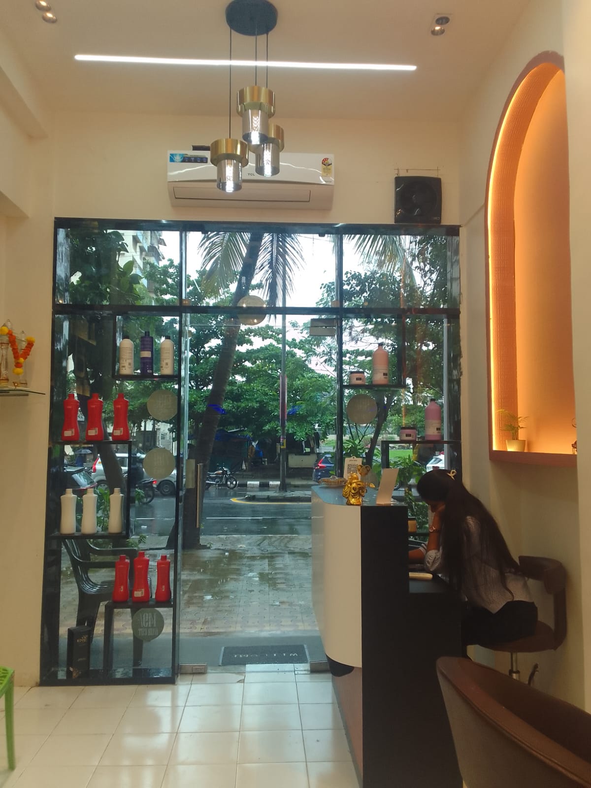 Salon gallery image 19