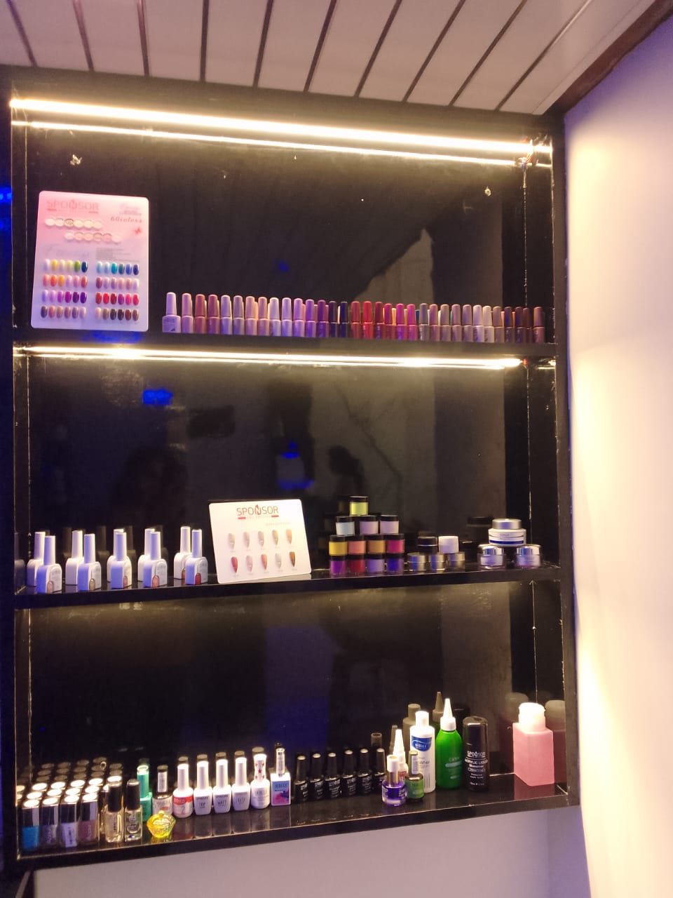 Salon gallery image 5