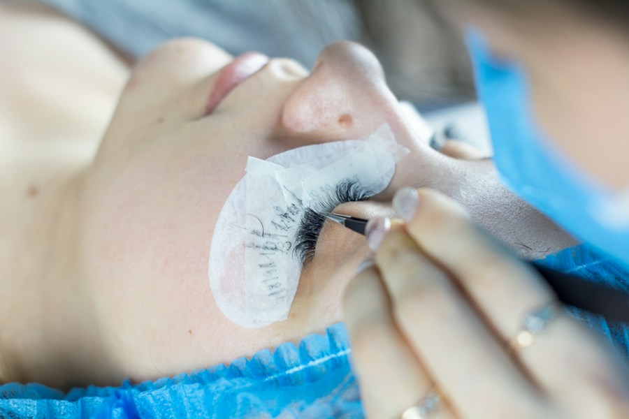 Eyelashes Extension service